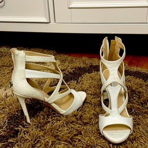 Brand new Guess heels